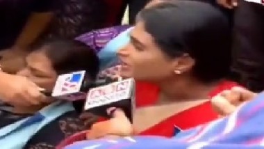 Sharmila Hunger Strike: షర్మిల అమరణ దీక్ష భగ్నం చేసిన పోలీసులు, దీక్షకు అనుమతి లేదంటూ అరెస్ట్ , కేసీఆర్ పదేపదే తప్పు చేస్తున్నారని షర్మిల మండిపాటు