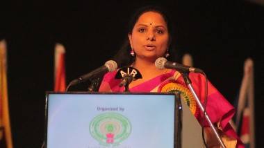 Kavitha On CBI Raids: తెలంగాణ ఆడబిడ్డల కళ్ల నుంచి కన్నీళ్లు రావు... నిప్పులే వస్తాయి.. సీబీఐ విచారణను ఎదుర్కొంటున్న ఎమ్మెల్సీ కవిత ఆసక్తికర వ్యాఖ్యలు