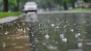 Telangana Rains: వచ్చే మూడు రోజుల్లో.. తెలంగాణలో భారీ వర్షాలు.. ఉరుములు, మెరుపులతో కూడిన వానలు.. కొన్ని జిల్లాల్లో వడగళ్లు పడే అవకాశం.. 18 జిల్లాలకు యెల్లో అలర్ట్