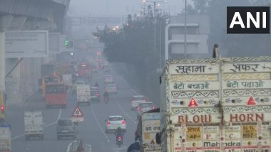 Delhi Air Pollution: ఢిల్లీని వణికిస్తున్న వాయు కాలుష్యం, బీఎస్‌-3 పెట్రోల్‌, బీఎస్‌-4 డీజిల్‌ కార్లపై నిషేధం విధించిన ఆప్ సర్కారు, చలికి తోడు భారీగా పేరుకుపోతున్న పొగమంచు