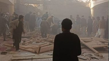Pakistan Mosque Blast: మసీదును కూడా వదలని ఉగ్రవాదులు, పాక్ మసీదు బాంబ్ బ్లాస్ట్ మా పనేనని తెలిపిన తెహ్రిక్‌-ఐ-తాలిబన్‌ పాకిస్థాన్‌, ఘటనలో పెరుగుతున్న మృతుల సంఖ్య