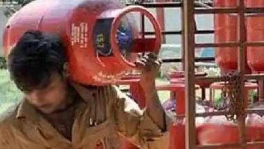 LPG Price Hike: సామాన్యులకు భారీ షాక్, రూ. 14 పెరిగిన కమర్షియల్ సిలిండర్ ధర, ఢిల్లీలో రూ.1,769.50కి చేరుకున్నగ్యాస్ బండ ధర