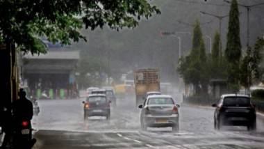 Gurugram Rains: వీడియో ఇదిగో, భారీ వర్షాలు మోకాలు లోతు నీళ్లలో వాహనదారులు అగచాట్లు, గురుగ్రామ్‌ను ముంచెత్తిన వానలు