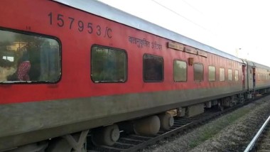 Godavari Express Derails: గోదావరి ఎక్స్‌ప్రెస్‌‌కు తృటిలో తప్పిన పెను ప్రమాదం, బీబీనగర్‌ వద్ద పట్టాలు తప్పిన రైలు, ప్రయాణికులంతా సురక్షితమని తెలిపిన రైల్వే అధికారులు