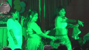 Vulgar Dance at Manikarnika Ghat: ప‌విత్ర గంగా న‌ది ఒడ్డున రికార్డింగ్ డ్యాన్సులు, మ‌ణిక‌ర్ణిక ఘాట్‌లో మ‌హిళ‌ల‌తో అశ్లీల నృత్యాల ప్ర‌ద‌ర్శ‌న కలకలం
