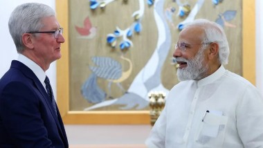 Tim Cook Meets PM Modi: ప్రధాని మోదీని కలిసిన యాపిల్ సీఈఓ టిమ్ కుక్, భారత్ లో పెట్టుబడులు పెట్టడానికి సిద్ధంగా ఉన్నామని ప్రకటన