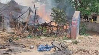 Fire at BRS Atmiya Sammelan: బీఆర్‌ఎస్‌ ఆత్మీయ సమ్మేళనంలో పేలుడు, ఒకరు మృతి, పలువురికి గాయాలు, ఆవేదన వ్యక్తం చేసిన మంత్రి కేటీఆర్