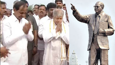 Ambedkar Statue in Hyd: హుస్సేన్ సాగ‌ర్ తీరాన 125 అడుగుల ఎత్తులో అంబేద్కర్ విగ్రహం, ప్ర‌కాశ్ అంబేద్క‌ర్‌తో క‌లిసి ఆవిష్కరించిన తెలంగాణ సీఎం కేసీఆర్