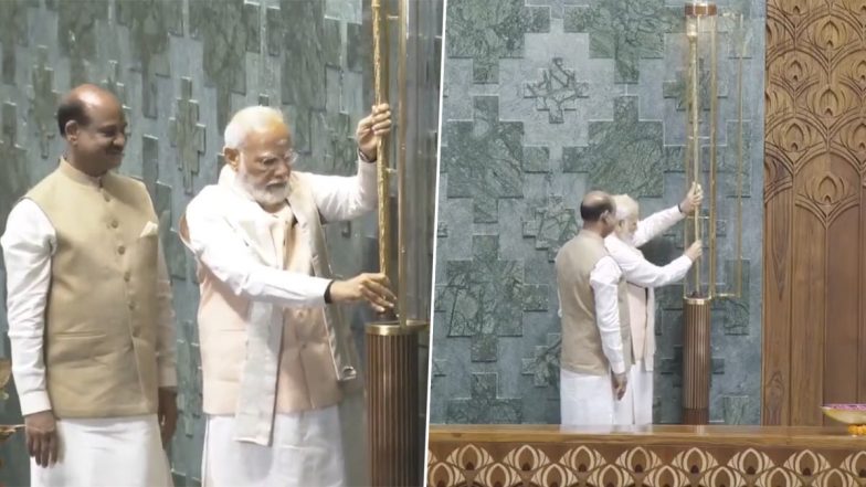 New Parliament Building Inauguration Live Updates: అంగరంగ వైభవంగా పార్లమెంటు ప్రారంభోత్సవ కార్యక్రమం.. రాజదండాన్ని లోక్సభలో ప్రతిష్టించిన మోదీ.. మహాత్మాగాంధీ విగ్రహానికి నివాళులు అర్పించిన ప్రధాని మోదీ