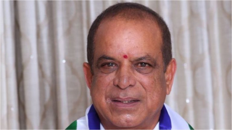 YSRCP MLA Kanna Babu: హామీ నెరవేర్చమని అడిగినందుకు యువకుడిపై చేయి చేసుకున్న వైఎస్సార్సీపీ ఎమ్మెల్యే