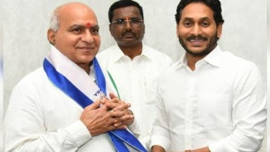 Yarram Venkateswara Reddy Joins YSRCP: సత్తెనపల్లిలో జనసేనకు భారీ షాక్, వైసీపీ కండువా కప్పుకున్న మాజీ ఎమ్మెల్యే యర్రం వెంకటేశ్వరరెడ్డి, ఆయన కుమారుడు