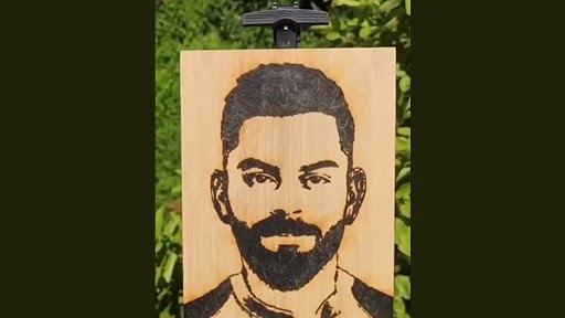 Virat Kohli's Portrait: భూతద్దంతో చెక్కను కాల్చి కోహ్లీ చిత్రం రూపొందించిన ఆర్టిస్ట్.. కళాకారుడి ఓర్పు, నేర్పుకు అబ్బురపడుతున్న నెటిజన్లు.. ఆ వీడియో మీరూ చూడండి!