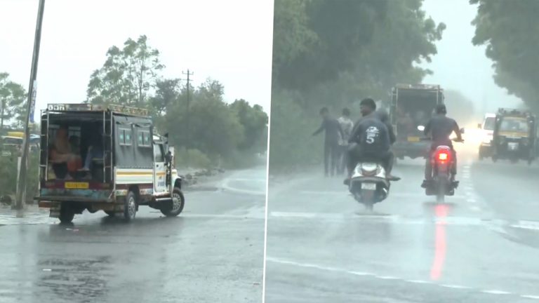 Bengaluru Rains: బెంగళూరులో భారీ వర్షాలు, రోడ్డుపై నీరు నిలిచిపోవడంతో భారీగా ట్రాఫిక్ జామ్, కర్ణాటకలో 15 జిల్లాల్లో రేపు భారీ వానలు కురిసే అవకాశం