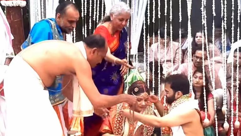 FM Nirmala Sitharaman's Daughter Marriage: నిరాడంబరంగా ఇంటి వద్దే నిర్మలా సీతారామన్ కూతురు వివాహం.. కొద్దిమంది కుటుంబ సభ్యులు, బంధువుల సమక్షంలో పెళ్లి