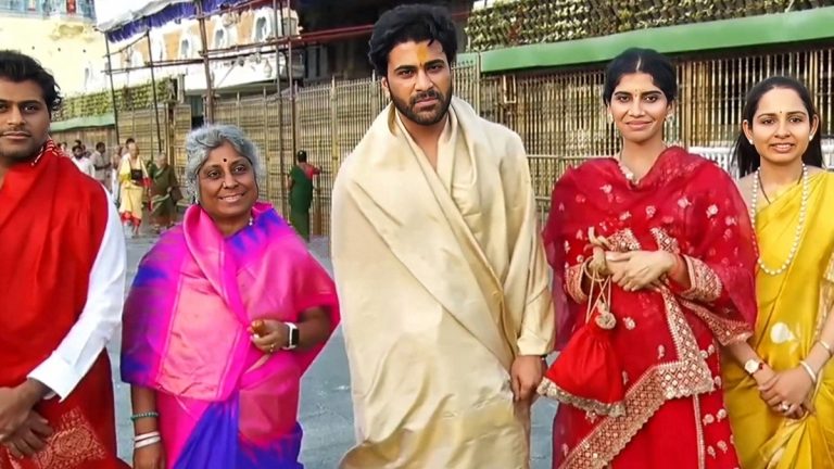 Sharwanand Couple in Tirumala: తిరుమలలో శర్వానంద్ దంపతుల సందడి.. శ్రీవారిని దర్శించుకున్న కొత్త జంట.. వీడియో వైరల్