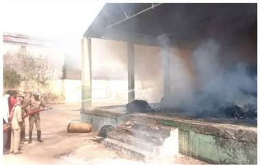 Fire Accident In Khammam: ఖమ్మం మార్కెట్‌ యార్డులో అగ్నిప్రమాదం.. గోడౌన్‌లో ఒక్కసారిగా చెలరేగిన మంటలు.. 1500 బస్తాల పత్తి పూర్తిగా దగ్ధం