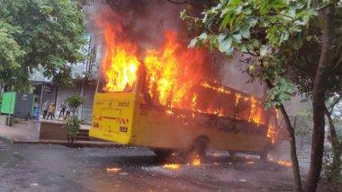 School Bus Fire Video: వీడియో ఇదిగో, స్కూలు బస్సులో ఒక్కసారిగా ఎగసిన మంటలు, తృటితో ప్రమాదం నుంచి తప్పించుకున్న విద్యార్థులు