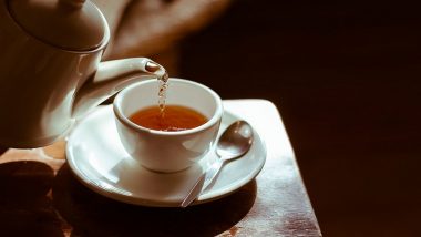 Cardamom Tea Health Benefits: యాలకులు కలిపిన టీ తాగడం వల్ల కలిగే బెనిఫిట్స్ తెలిస్తే, డాక్టర్ల వద్దకు వెళ్లాల్సిన అవసరం లేదు..