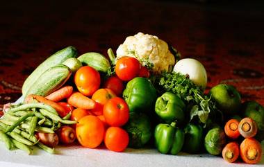 Tomato Prices: సామాన్యులకు చుక్కలు చూపిస్తున్న కూరగాయల ధరలు, ఏకంగా రూ. 150కి చేరిన కిలో టమాటా ధర, మరో 15 రోజులు ఇదే పరిస్థితి కొనసాగే అవకాశం