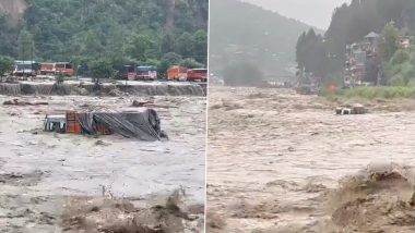 Himachal Floods: బియాస్ నది ఉగ్రరూపం వీడియో ఇదిగో, ట్రక్కును అమాంతం లాక్కెళ్లిన భారీ వరద, భారీ వర్షాలకు హిమాచల్ విలవిల