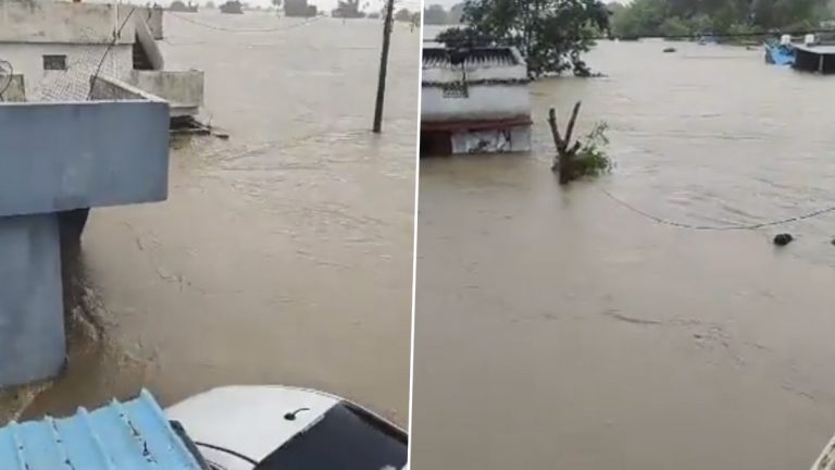 Telangana Floods: మోరంచపల్లిలో ఇళ్లు పూర్తిగా నీటిలో ఎలా మునిగిపోయాయో చూడండి, దాదాపు 15 అడుగుల ఎత్తులో ప్రవహిస్తున్న వాగు, కొనసాగుతున్న రెస్క్యూ ఆపరేషన్