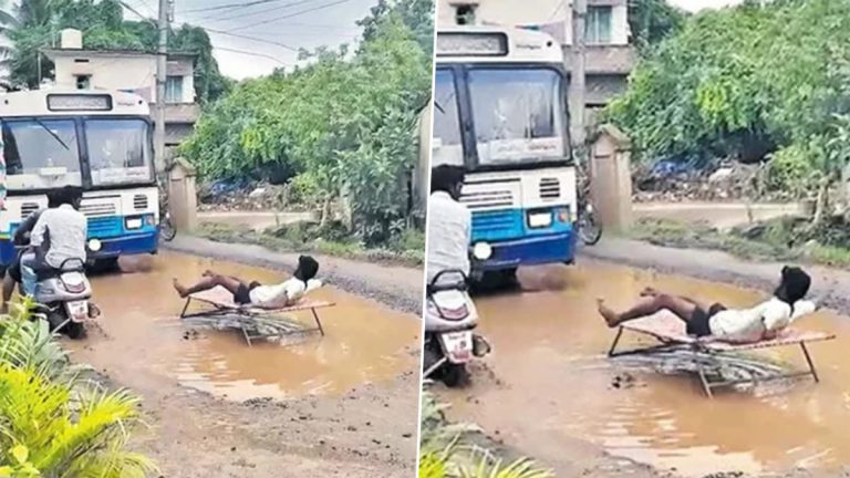 Viral Video: నడిరోడ్డు మీద బురద గుంతలో మంచం వేసుకొన్న యువకుడు.. ఎందుకో తెలుసా? వీడియో వైరల్