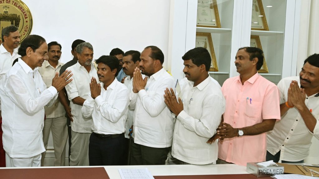 పాలమూరు అభివృద్ధి: కేసీఆర్‌ కుటుంబంపై ఆరోపణలు