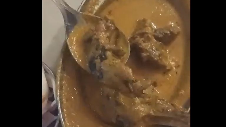 Dead Rat Found in Malai Mutton: వీడియో ఇదిగో, రెస్టారెంట్‌లో మటన్‌ తింటుండగా కాలుపై పడిన చనిపోయిన ఎలుక, ఒక్కసారిగా షాక్ తిన్న కస్టమర్