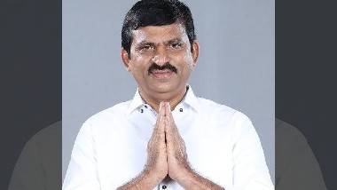 Minister Ponguleti Escaped Car Accident: మంత్రి పొంగులేటికి తప్పిన పెను ప్రమాదం, కార్ టైర్లు పేలడంతో పల్టీ కొట్టబోయిన వాహనం