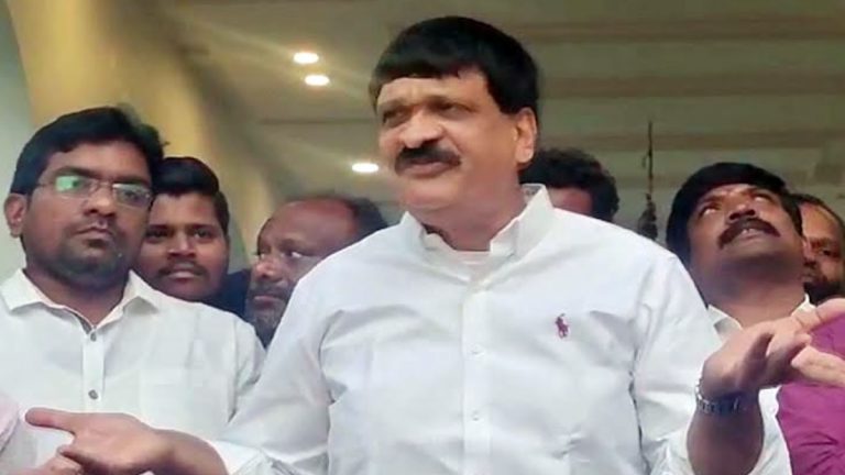 Telangana Politics: కాంగ్రెస్ తీర్థం పుచ్చుకున్న మల్కాజ్‌గిరి ఎమ్మెల్యే మైనంపల్లి హన్మంతరావు, భువనగిరి మాజీ ఎమ్మెల్యే వేముల వీరేశం