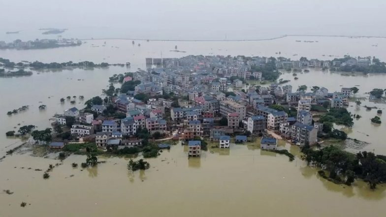 China Floods Videos: వీడియోలు ఇవిగో, భారీ వరదలకు నదులను తలపిస్తున్న బీజింగ్‌ రోడ్లు, చైనాలో భారీ వర్షాల కారణంగా 20 మంది మృతి, 27 మంది గల్లంతు