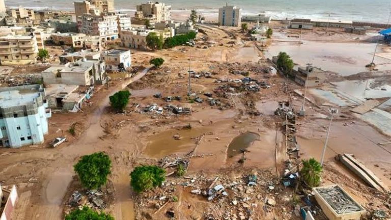 Libya Floods Videos: వీడియోలు ఇవిగో, డేనియల్‌ తుఫాన్‌ తాకిడికి రోడ్డు మీద శవాలతో శ్మశానాల దిబ్బగా మారిన లిబియా, ఎటుచూసినా హృదయవిదారక దృశ్యాలే