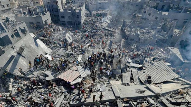 Hamas Attack: ఆగని హమాస్ మారణ హోమం, శరణార్ధుల శిబిరంపై వైమానిక దాడులు, 10 వేలు దాటిన మరణాల సంఖ్య