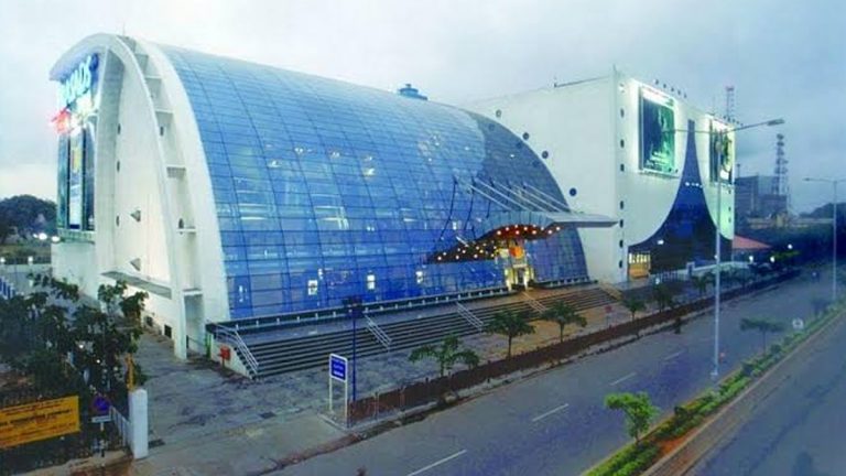 IMAX: హైదరాబాద్‌ లోని ఐమ్యాక్స్‌ లో అర్ధరాత్రి రభస.. శుక్రవారం రాత్రి ‘గణ్‌పత్’ సినిమా ప్రదర్శిస్తుండగా అకస్మాత్తుగా వెలువడిన దుర్వాసన.. స్ప్రే చేసినా మెరుగుపడని పరిస్థితి.. టిక్కెట్టు డబ్బులు తిరిగిచ్చేసిన యాజమాన్యం