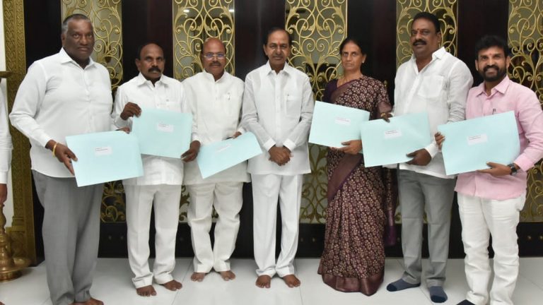 Telangana Polls 2023: రెండో విడతలో సీఎం కేసీఆర్ నుంచి బీఫారాలు అందుకున్న 28 మంది బీఆర్‌ఎస్‌ అభ్యర్థులు, ఇక మిగిలింది 18 మంది అభ్యర్థులే..