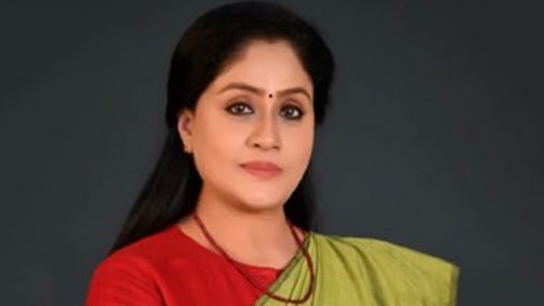 Vijayashanthi: కేసీఆర్ నాటిన మొక్క బీజేపీ పార్టీలో బండి సంజయ్‌ని అధ్యక్ష పదవి నుండి తీసేసింది, ఈటెలపై విజయశాంతి సంచలన వ్యాఖ్యలు