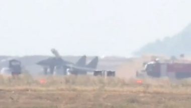 MiG-29K Aircraft Tyre Burst: వీడియో ఇదిగో, టేకాఫ్ అవుతుండగా పెద్ద శబ్దంతో పేలిన MiG-29K యుద్ధ విమానం టైరు