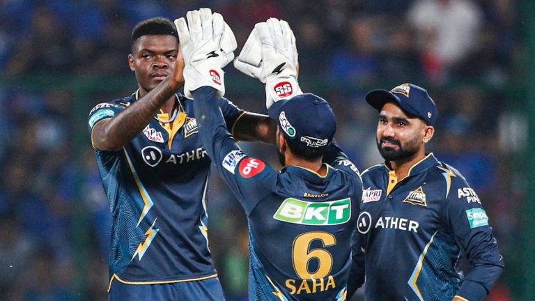 Alzarri Joseph: వెస్టిండీస్ ఫాస్ట్ బౌలర్ అల్జారీ జోసెఫ్‌ను రూ. 11. 50 కోట్లకు సొంతం చేసుకున్న రాయల్ ఛాలెంజర్స్ బెంగళూరు