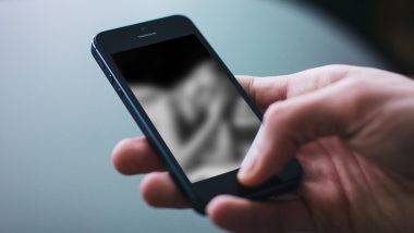 Sextortion in Navi Mumbai: వాట్సాప్ న్యూడ్ వీడియో కాల్ ఖరీదు రూ. 43 లక్షలు, బట్టలిప్పమంటూ మీకు కూడా ఫోన్ కాల్ వస్తే జాగ్రత్త, నగ్నంగా ఉన్న యువతి బట్టలిప్పమంటూ బ్లాక్ మెయిల్