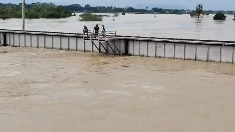 Cyclone Michaung: వీడియో ఇదిగో, నీట మునిగిన 150 మీటర్ల ఎత్తులో ఉన్న సూళ్లూరు పేట రైల్వే బ్రిడ్జి, తుఫాను భీభత్సం ఏ స్థాయిలో ఉందో చెప్పేందుకు ఇదే సాక్ష్యం