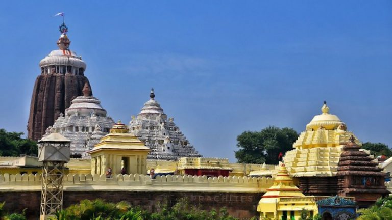 Dress Code in Puri's Jagannath Temple : పూరి జగన్నాథ ఆలయంలో అమల్లోకి డ్రెస్‌ కోడ్‌.. జీన్స్‌, షార్టులు, స్కర్టులు ధరిస్తే మందిరంలోకి అనుమతి నిరాకరణ