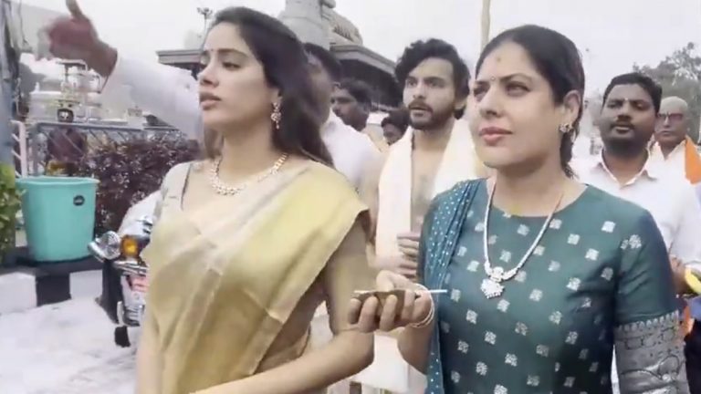 Actress Janhvi Kapoor visits Tirumala: తిరుమల శ్రీవారిని దర్శించుకున్న ప్రముఖ నటి జాన్వీ కపూర్, వీడియో ఇదిగో..