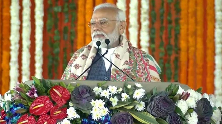 PM Modi Jammu Visit: జమ్ముకశ్మీర్‌ రాజవంశాల వల్ల నష్టపోయింది, వారు ప్రజల గురించి ఆలోచించడం మానేసారని తెలిపిన ప్రధాని మోదీ