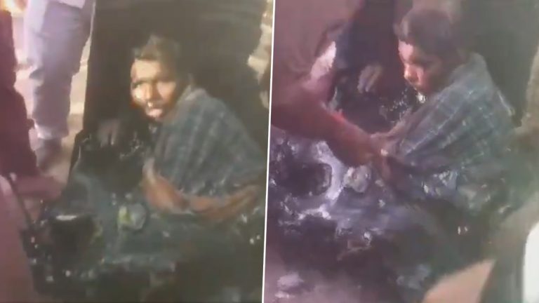 Viral Video: మూడు రోజులుగా తారు డబ్బాలో ఇరుక్కుపోయిన కూలి.. ఎన్టీఆర్ జిల్లాలో ఘటన.. (వీడియో వైరల్)