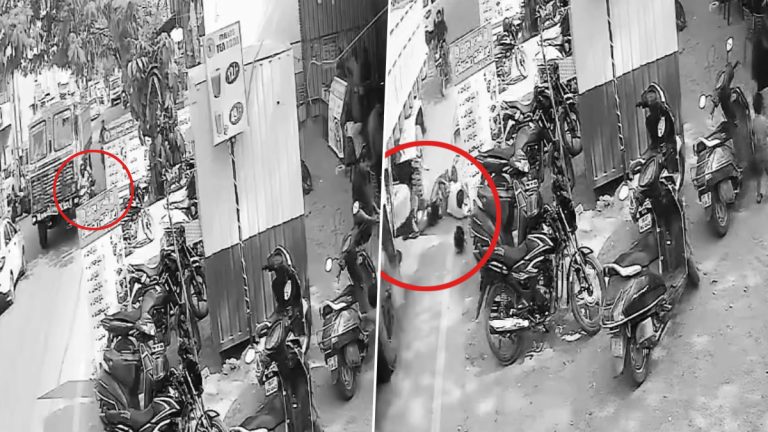 Road Accident Video: అతివేగంగా దూసుకొచ్చి ద్విచక్రవాహనాన్ని ఢీకొట్టిన టిప్పర్‌, మహిళ పైనుంచి వెళ్లడంతో అక్కడికక్కడే మృతి, సీసీ పుటేజీ ఇదిగో..