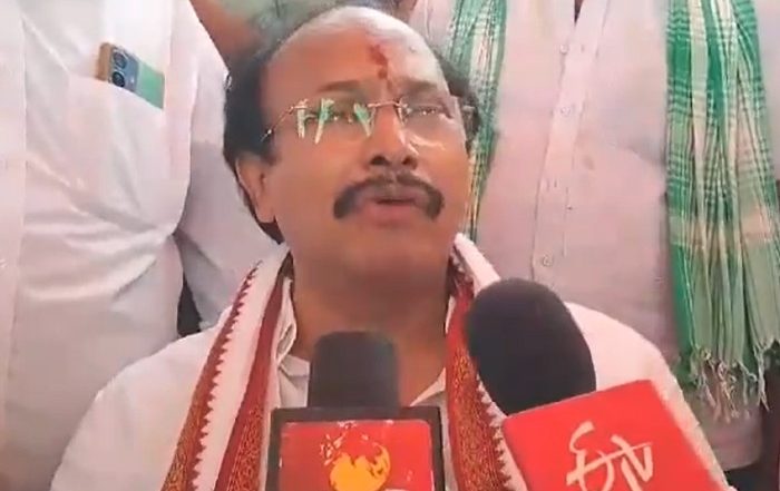 Buragadda Vedavyas: చంద్రబాబు నమ్మక ద్రోహం చేశారు, పెడనలో ఇండిపెండెంట్ అభ్యర్థిగా గెలిచి నేనేంటో చూపిస్తానంటూ బూరగడ్డ వేదవ్యాస్ సవాల్