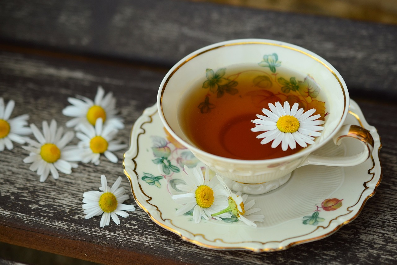 Tea for Healthy Hair: జుట్టు సమస్యలకు చెక్ పెట్టాలంటే.. ఛాయ్&zwnj;తో షాంపూ చేసుకోండి, తేనీరుతో జుట్టు రాలడాన్ని ఎలా అరికట్టవచ్చో ఇక్కడ కొన్ని పద్ధతులు చూడండి!