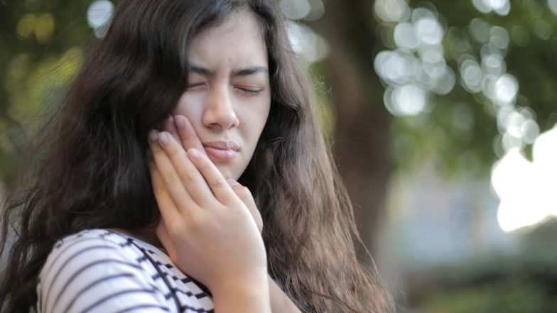 Toothache Home Remedies: పంటి నొప్పిని భరించలేకపోతున్నారా? తక్షణ ఉపశమనం కోసం ఈ ఇంటి చిట్కాలను ప్రయత్నించండి, మీ నొప్పి మాయం!
