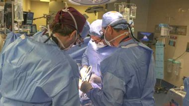 Kidney Transplant Operation: మనిషికి పంది కిడ్నీ.. అమెరికా  వైద్యుల ఘనత.. సజీవంగా ఉన్న వ్యక్తికి ఈ ఆపరేషన్ చేయడం ప్రపంచంలో తొలిసారని వెల్లడి