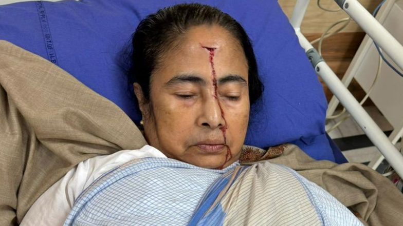 Mamata Banerjee Hospitalised: మమతా బెనర్జీ తలకు బలమైన గాయం, కోల్‌కతాలోని ప్రభుత్వ ఎస్‌ఎస్‌కేఎం ఆస్పత్రిలొ చేరిన టీఎంసీ అధినేత్రి